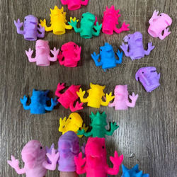 igrushki-na-paltsy-dinozavry-2